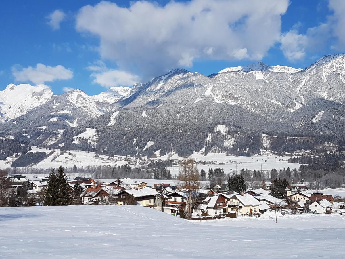Appartement Bergtraeume Haus im Ennstal Luaran gambar
