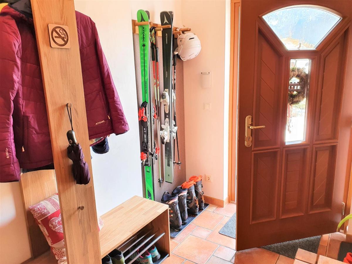 Appartement Bergtraeume Haus im Ennstal Luaran gambar