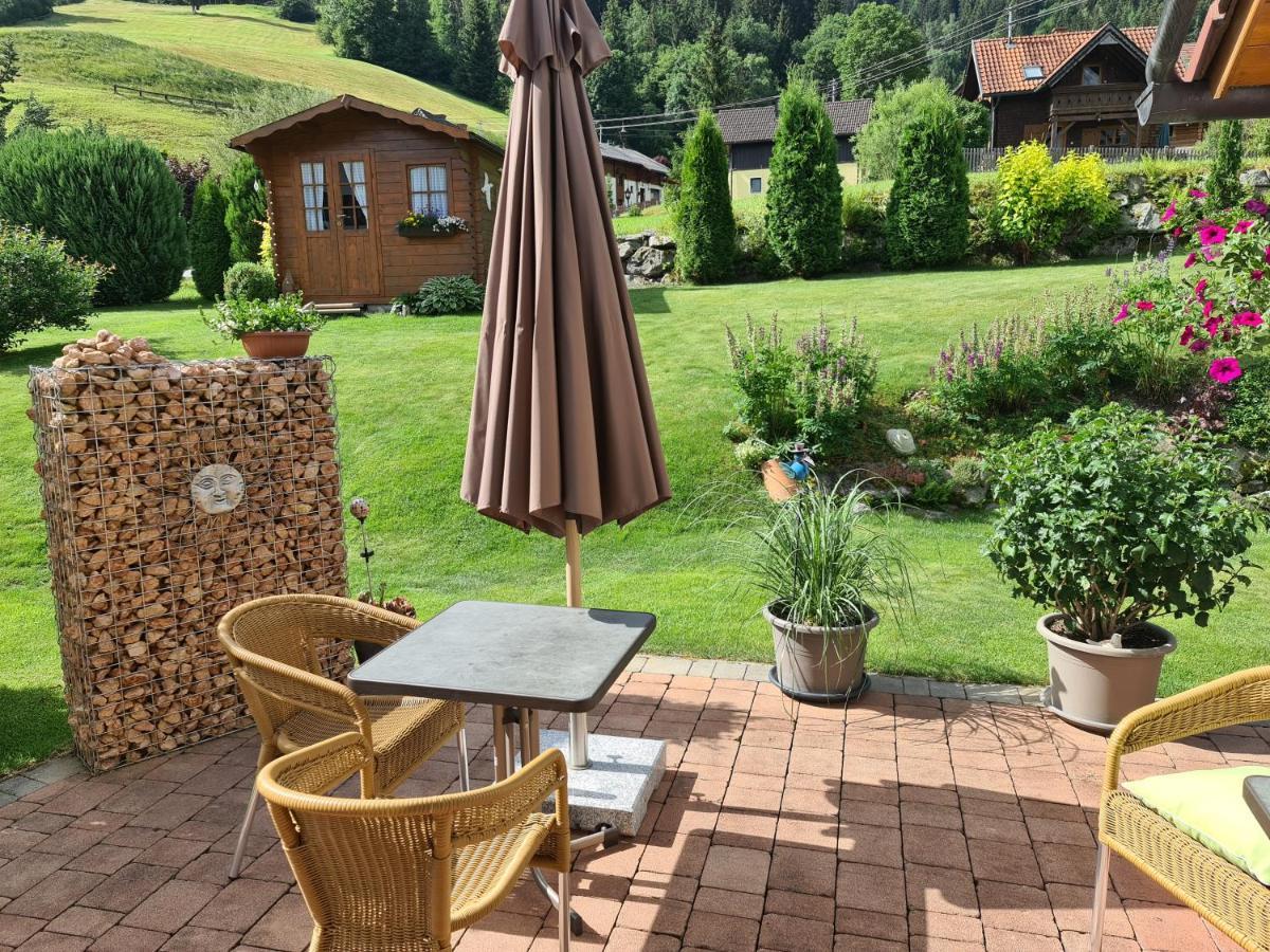 Appartement Bergtraeume Haus im Ennstal Luaran gambar