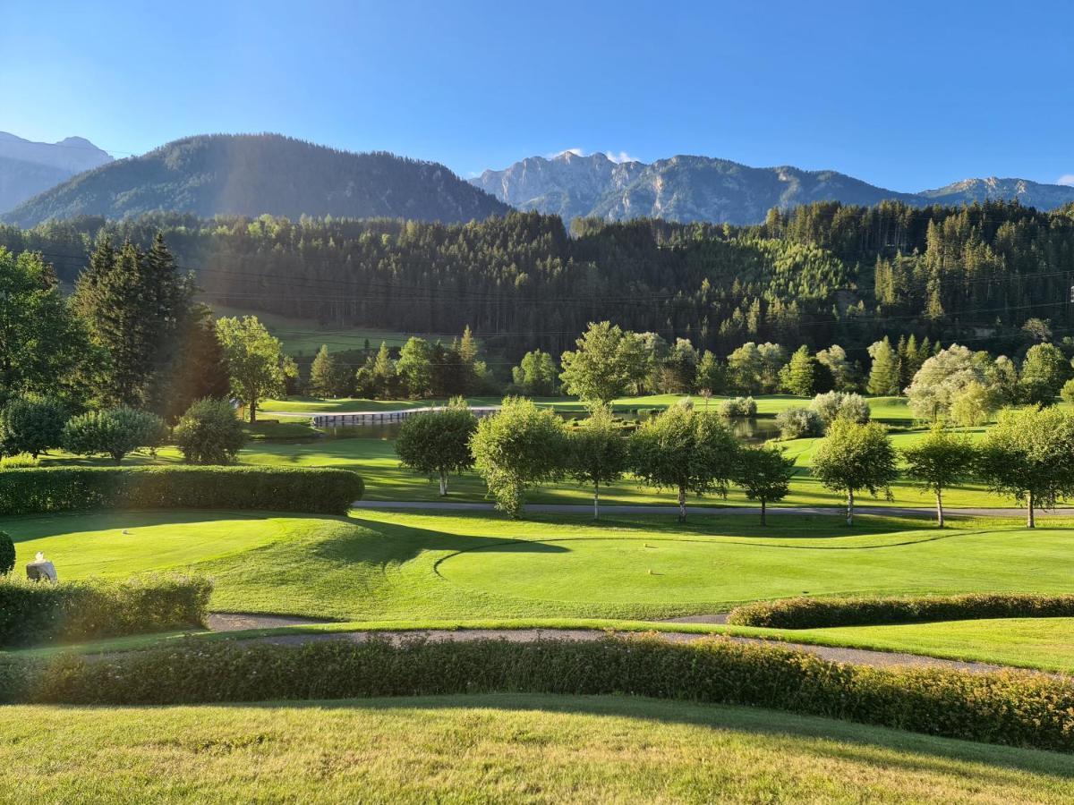 Appartement Bergtraeume Haus im Ennstal Luaran gambar