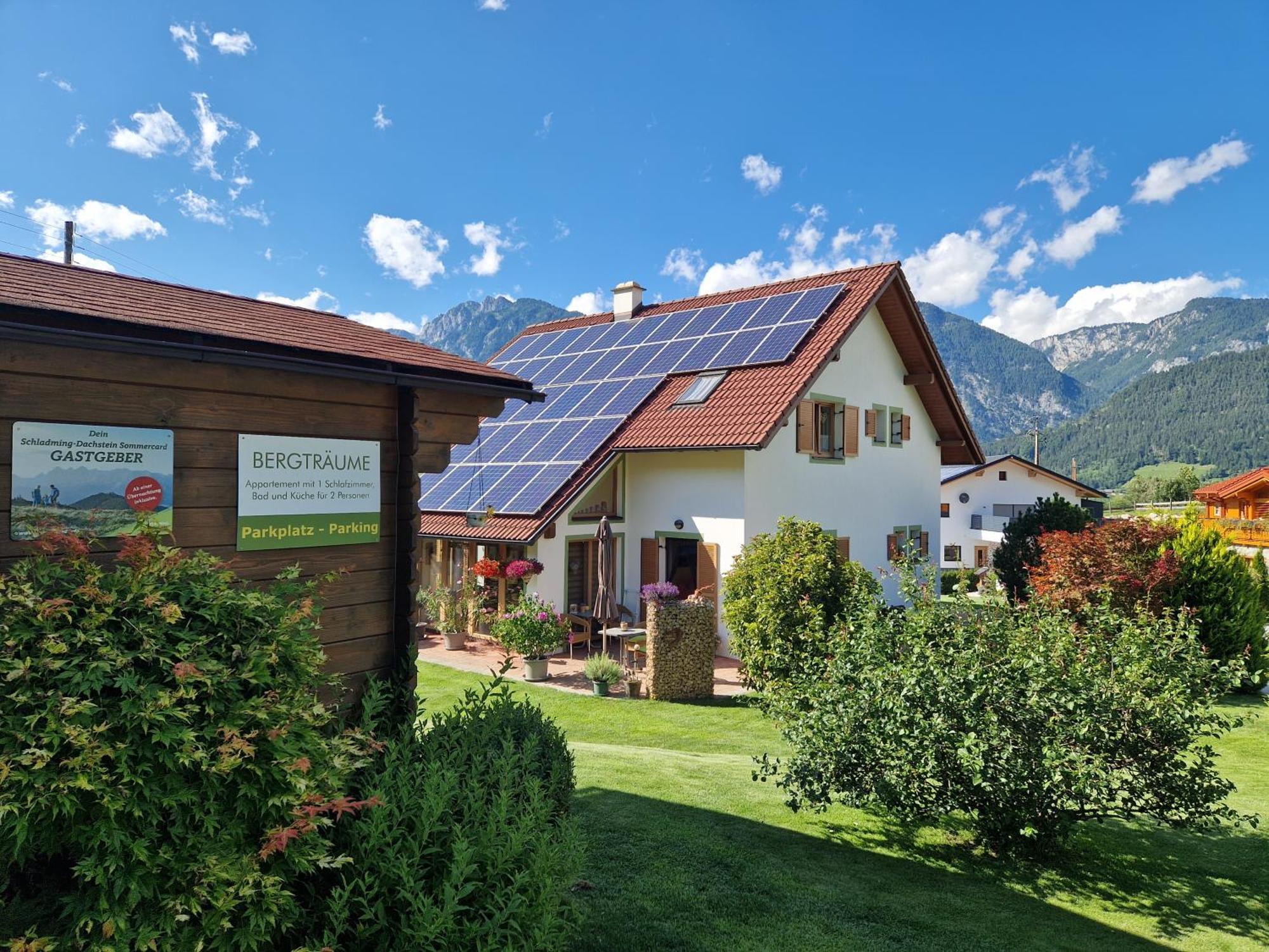 Appartement Bergtraeume Haus im Ennstal Luaran gambar
