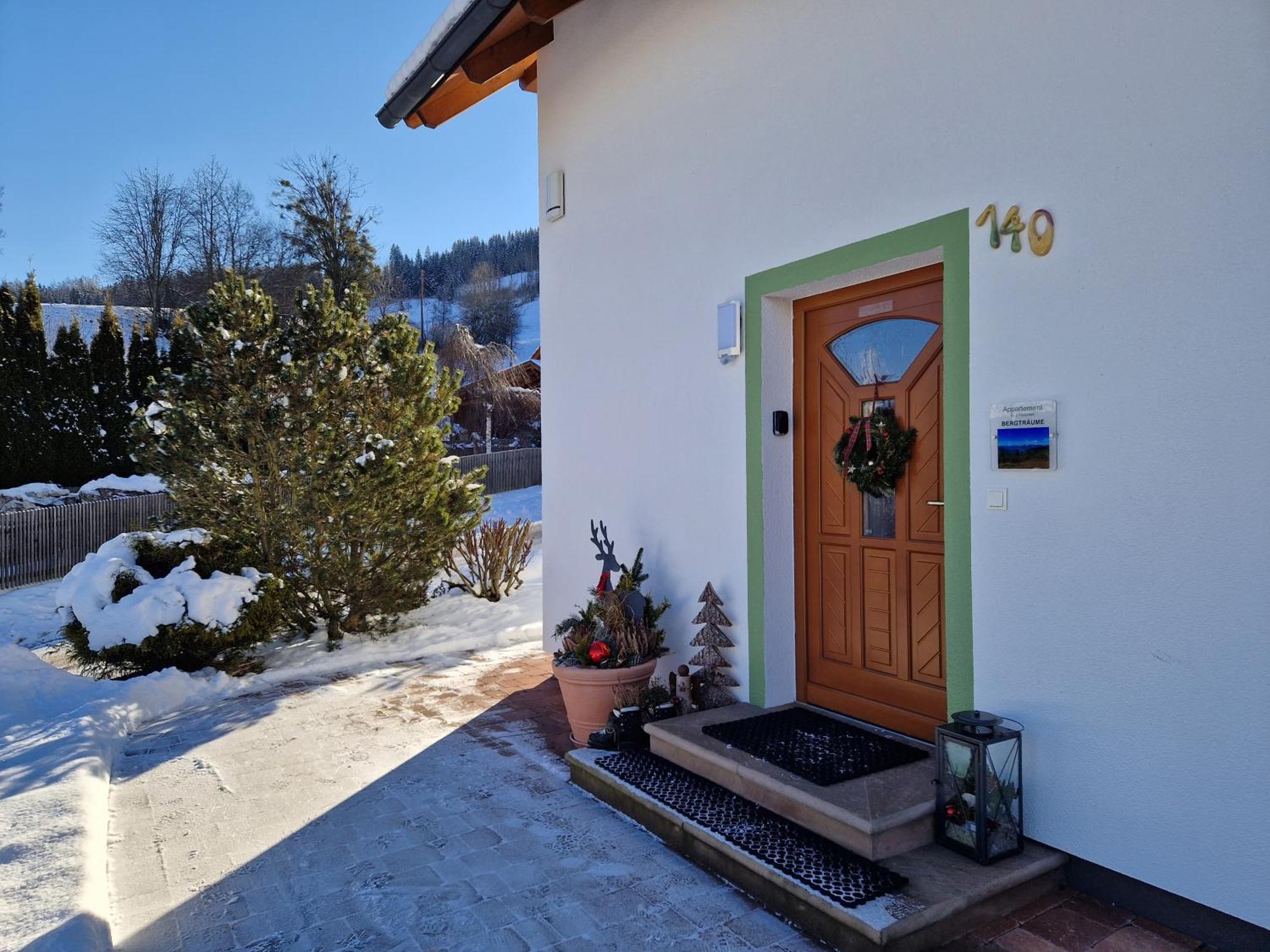 Appartement Bergtraeume Haus im Ennstal Luaran gambar