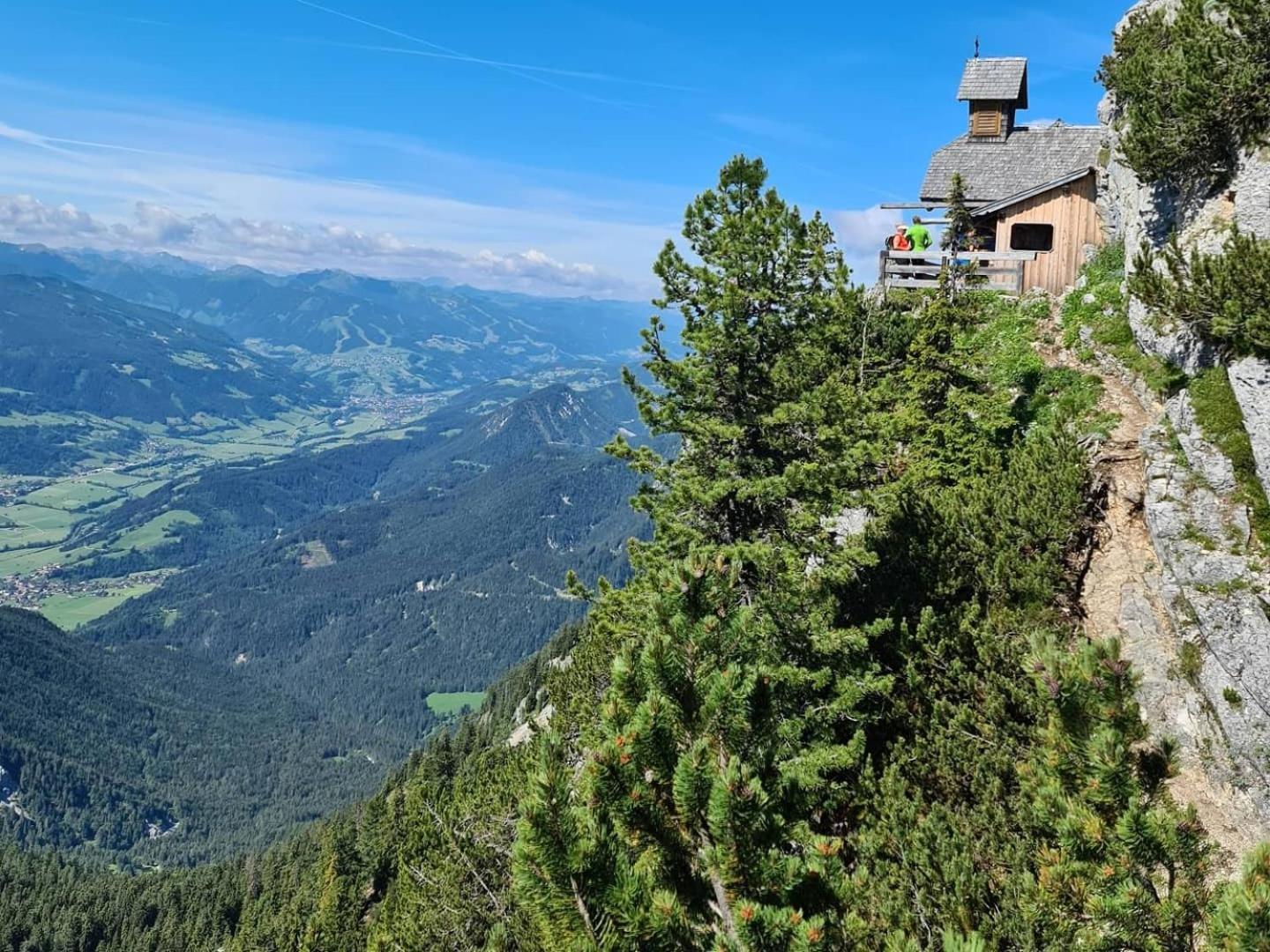 Appartement Bergtraeume Haus im Ennstal Luaran gambar