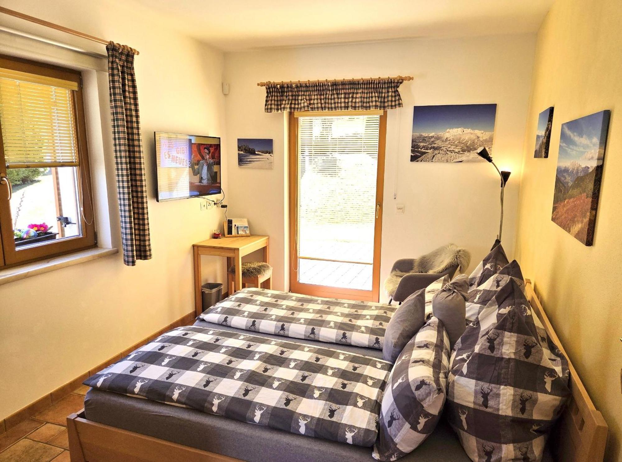 Appartement Bergtraeume Haus im Ennstal Luaran gambar